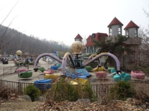 遊園地は世界共通言語! ~その1 韓国の合法廃墟遊園地ヨンマランド~