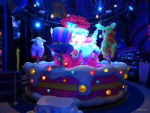 【告知あり!】原宿でメリーゴーラウンドに乗ろう★Kawaii Monster Cafe
