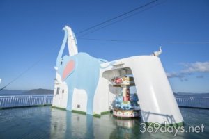 “海の上”でメリーゴーランド・ミニトレインに乗ろう!瀬戸内海を走る遊園地・国際両備フェリー